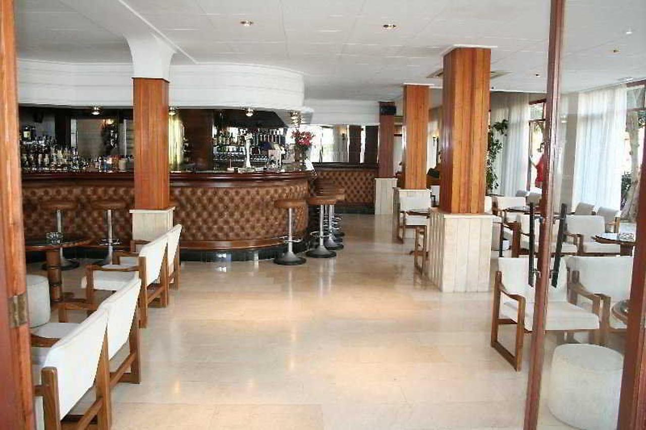 Hotel La Nina Кала Милор Екстериор снимка
