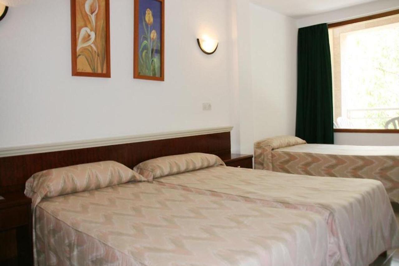 Hotel La Nina Кала Милор Екстериор снимка